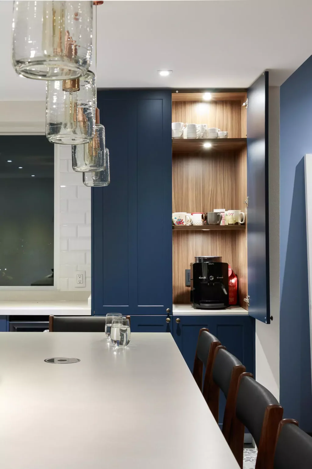 Classic-style navy blue lacquered kitchen designed by Vitelier at La Isla in Colonia Santa Fe, Mexico City.