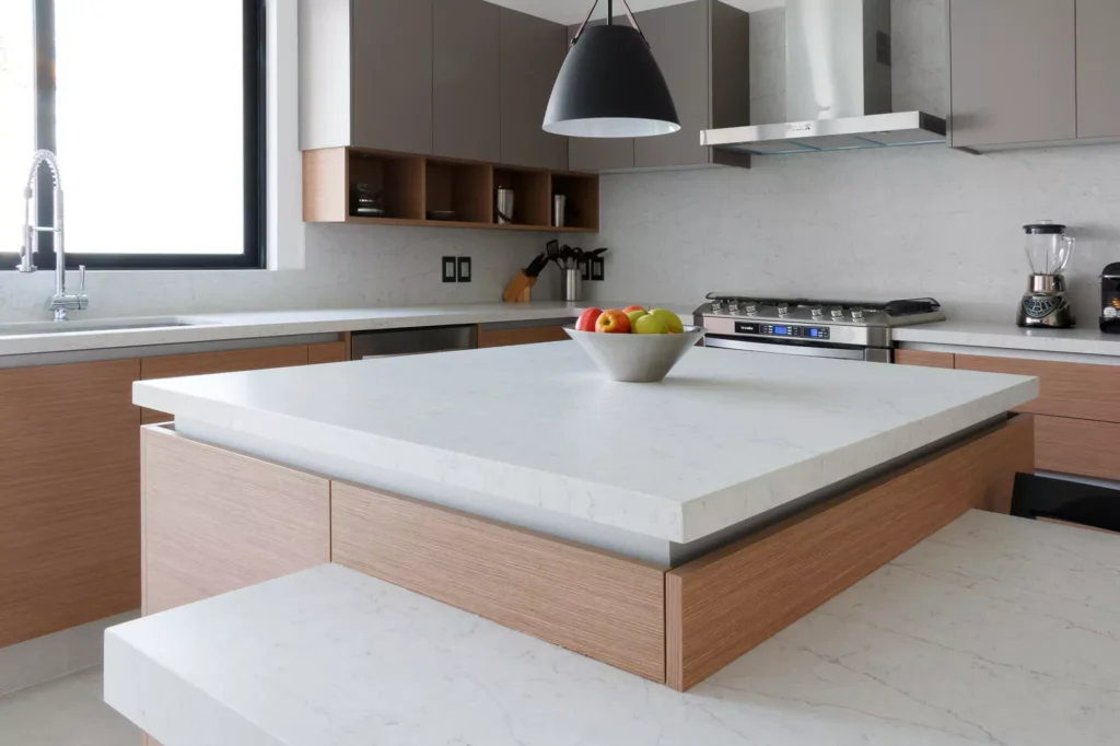 Gray modular kitchen with central island in Colonia Bosque de los Remedios, Naucalpan de Juárez, State of Mexico.