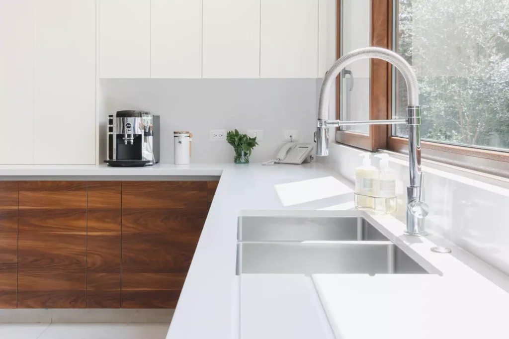 Modern kitchen with central island designed by Vitelier at Santa Anita, Colonia Lomas Hipódromo, Mexico City.