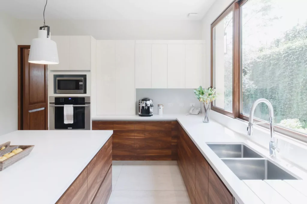Modern kitchen with central island designed by Vitelier at Santa Anita, Colonia Lomas Hipódromo, Mexico City.
