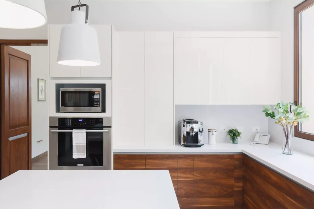 Modern kitchen with central island designed by Vitelier at Santa Anita, Colonia Lomas Hipódromo, Mexico City.