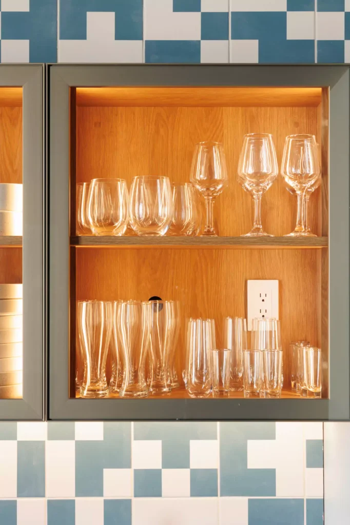 Custom blue kitchen designed by Vitelier at Edificio Amalia in Colonia Nápoles, Mexico City.