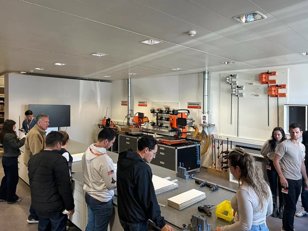 Visita a Blum cuarto técnico