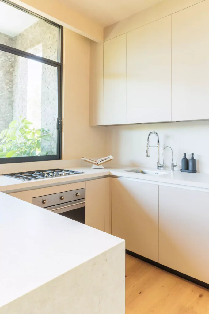 Diseño de cocina modular por Vitelier en Cuernavaca 86 en la Colonia Condesa de la Ciudad de México