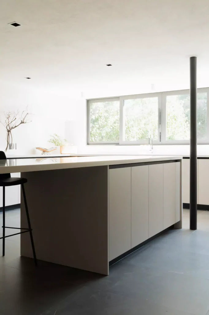 Diseño de cocina moderna por Vitelier en Nubes, Colonia Pedregal, Ciudad de México.