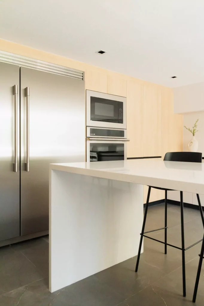 Diseño de cocina moderna por Vitelier en Nubes, Colonia Pedregal, Ciudad de México.