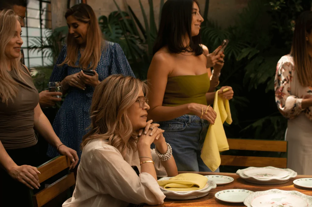 Participantes del taller de montaje de mesa para celebrar la maternidad en el diseño, en Casa Vitelier