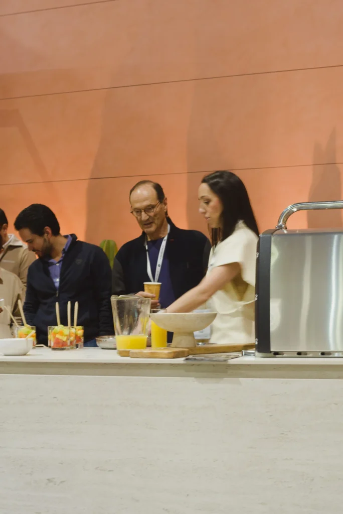 Vitelier presentando su nueva cocina exterior Fuori.