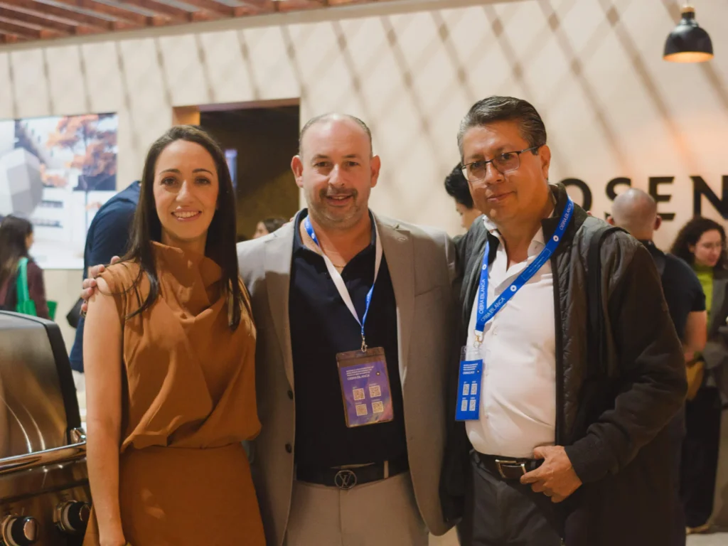 Vitelier presenta cocina exterior en stand de Cosentino en Obra Blanca 2025