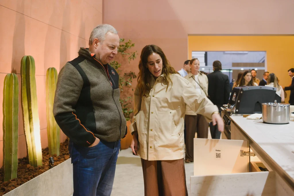 Vitelier presenta cocina exterior en stand de Cosentino en Obra Blanca 2025